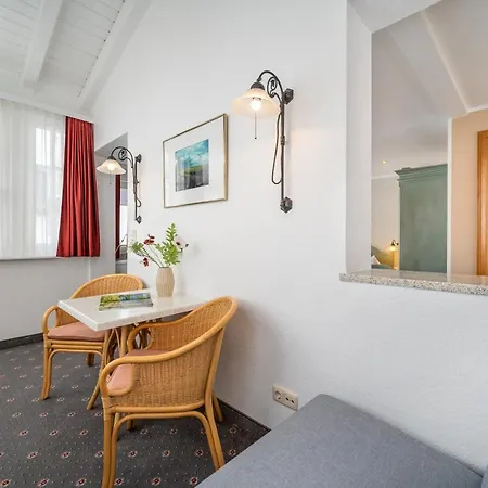Neander Hotel 3*